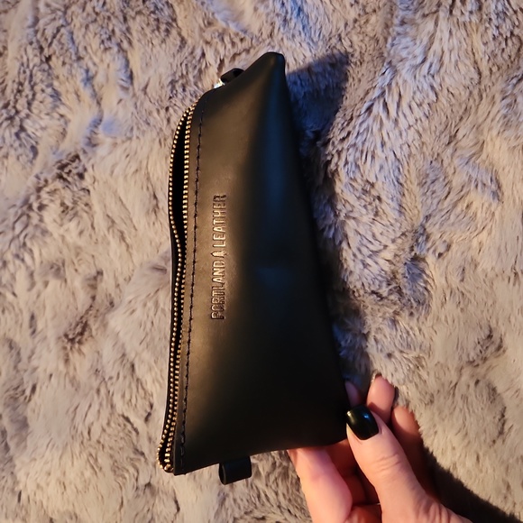 Portland Leather Other - Portland Leather Alpine Pouch